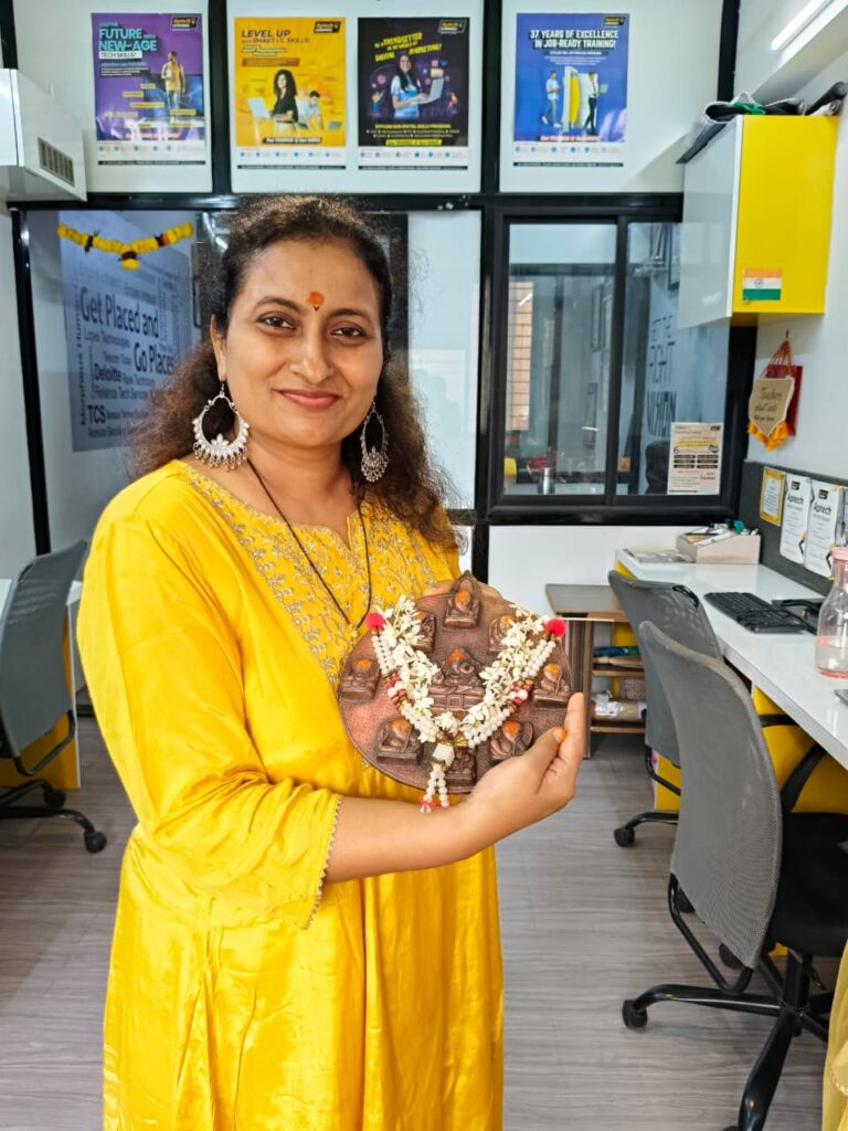 WhatsApp Image 2025-11-10 at 19.03.13_d1d9ffe5